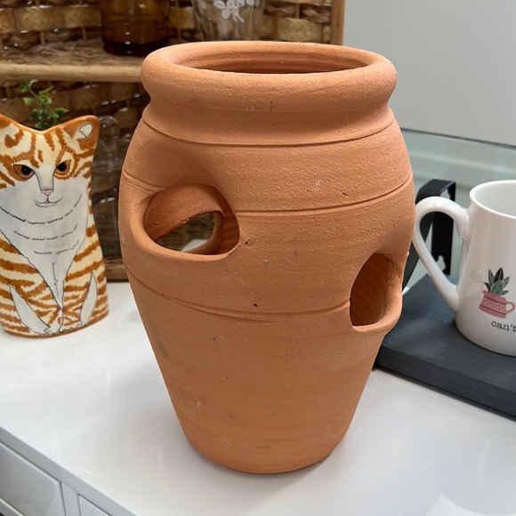 Hand Crafted Other - VINTAGE terra cotta planter - Craven Pottery